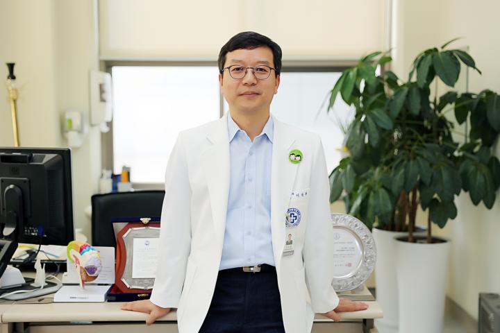 seung hwan lee professor